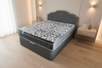 Dormitorio de lujo con la cama original como elemento central